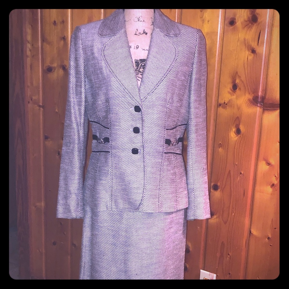 Antonio Melani Ladies Business Suit Size 8